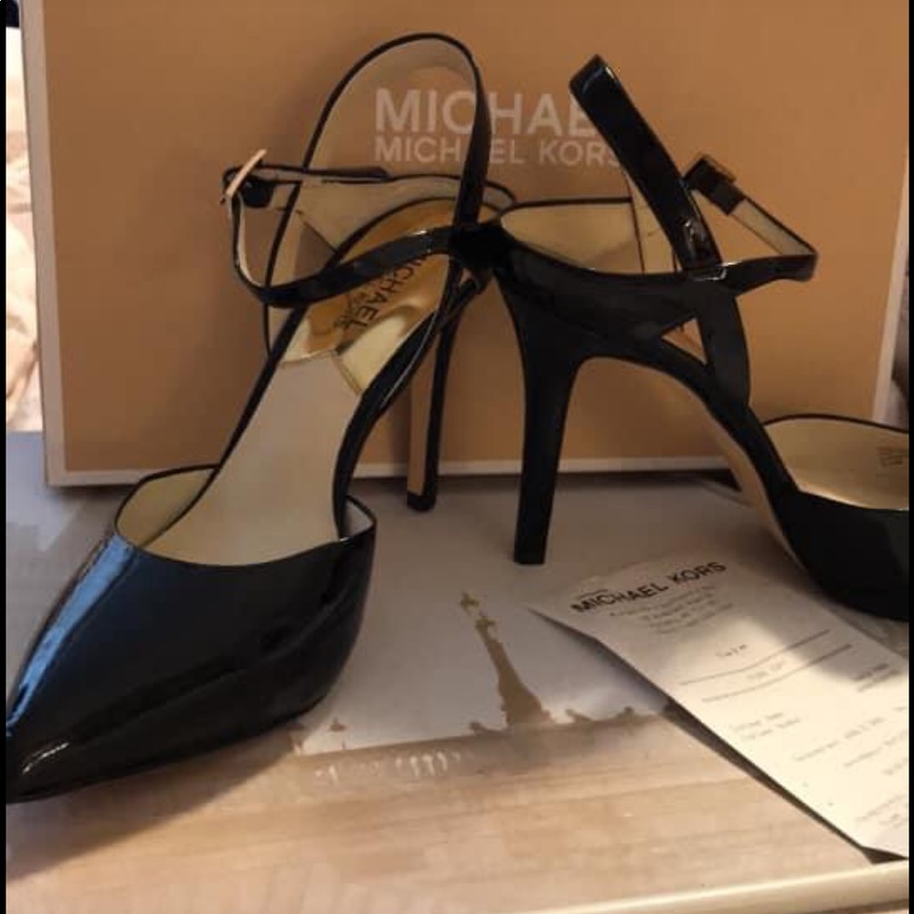 MICHAEL KORS patent leather heels sz6.5